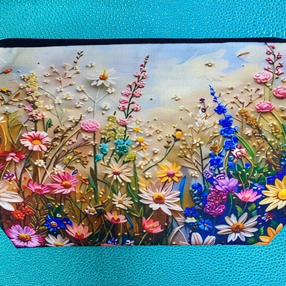 Not so Its’y Spider Beaded Necklace Faux Beads - Picture 6 of 7